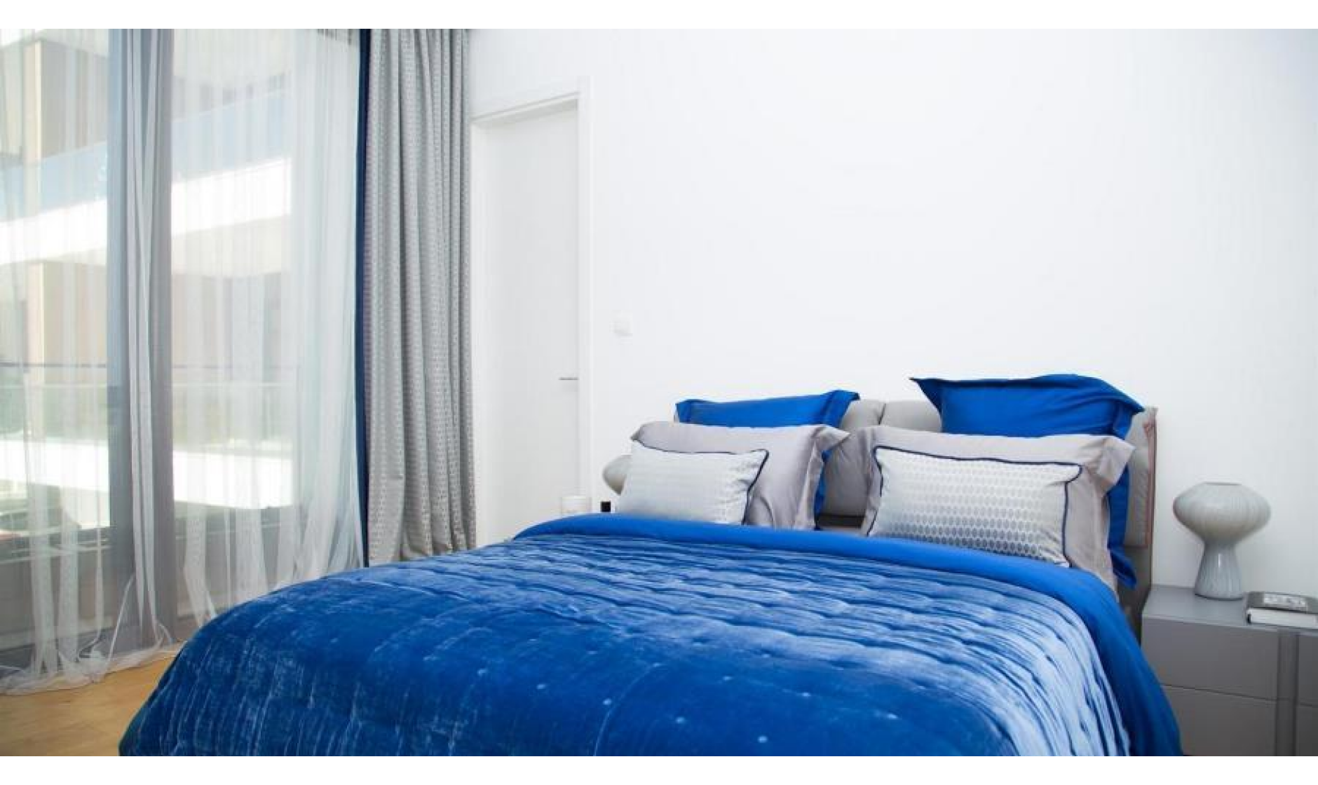 section hero slider slide background