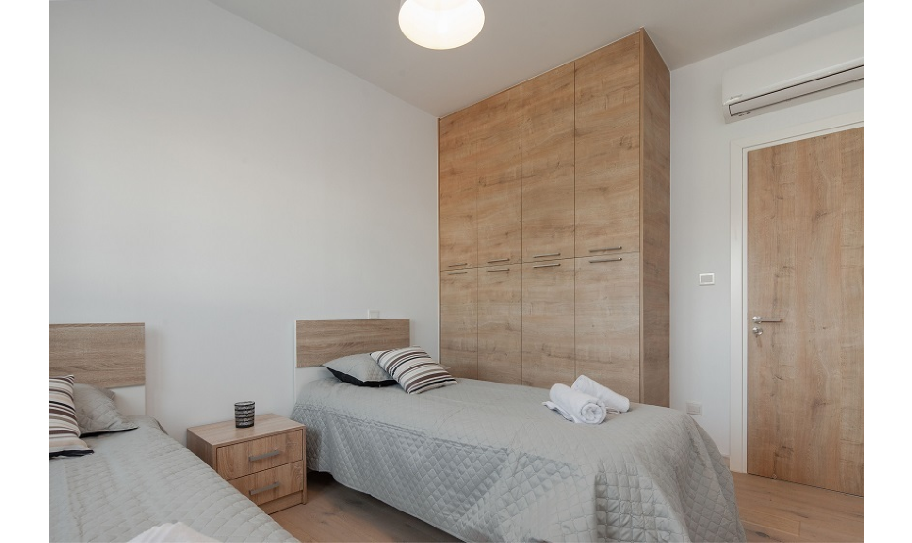 section hero slider slide background