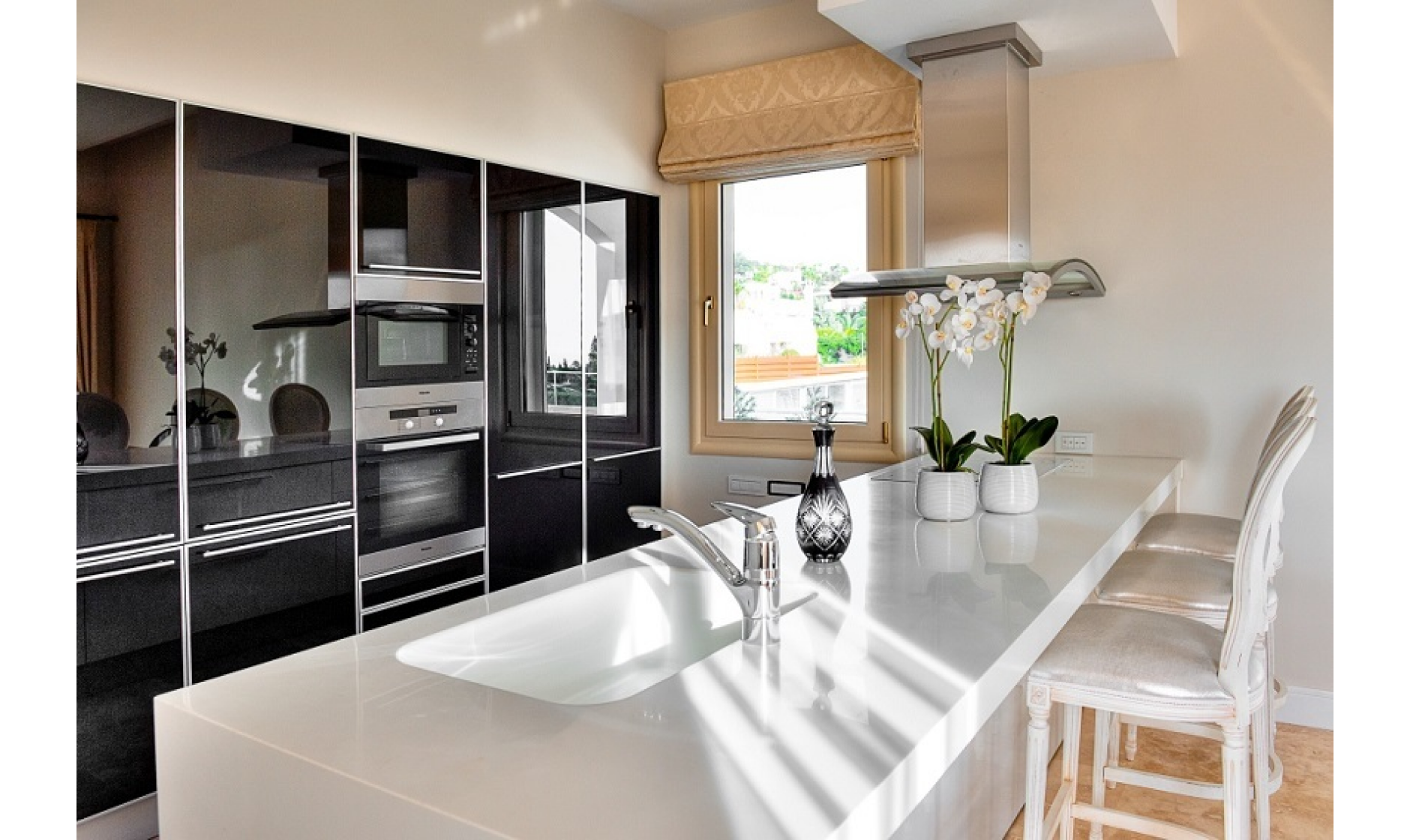 section hero slider slide background