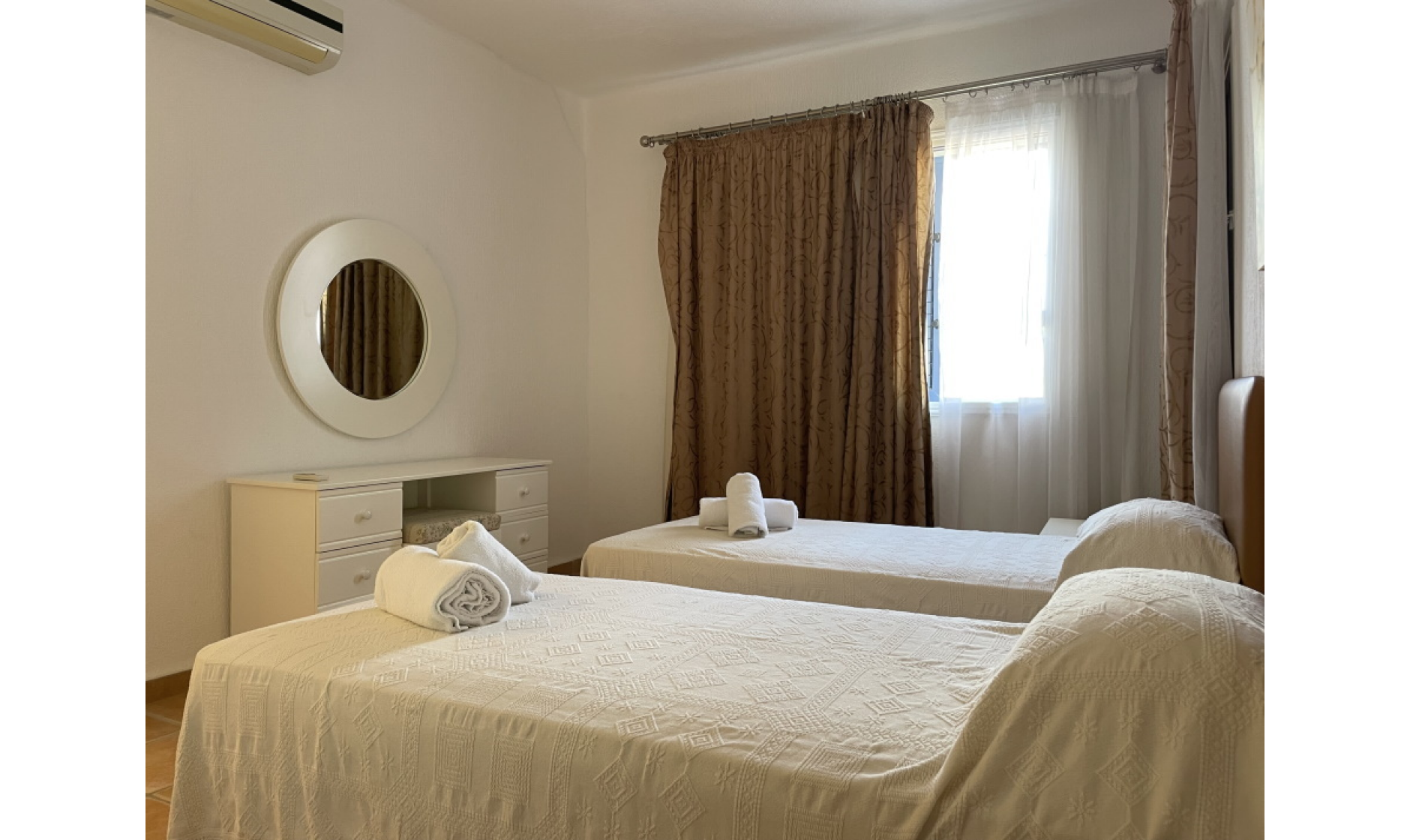 section hero slider slide background