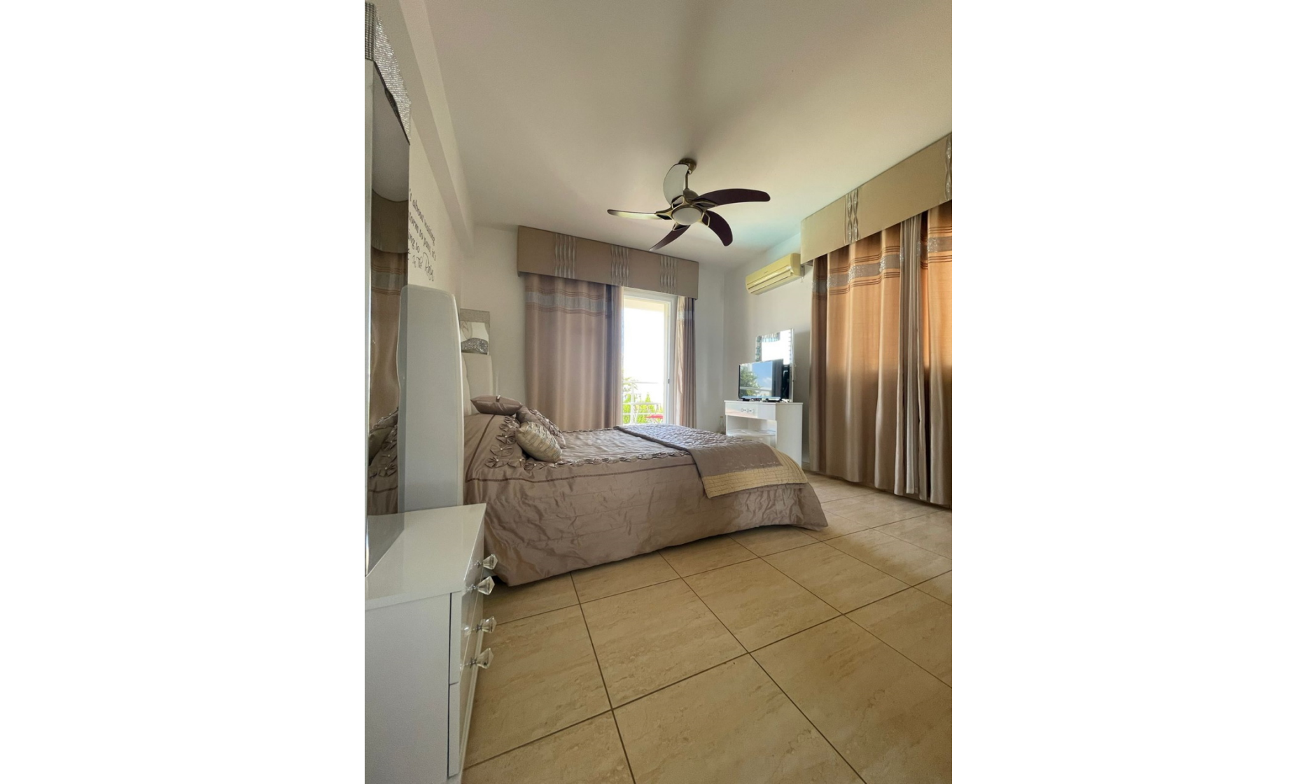 section hero slider slide background