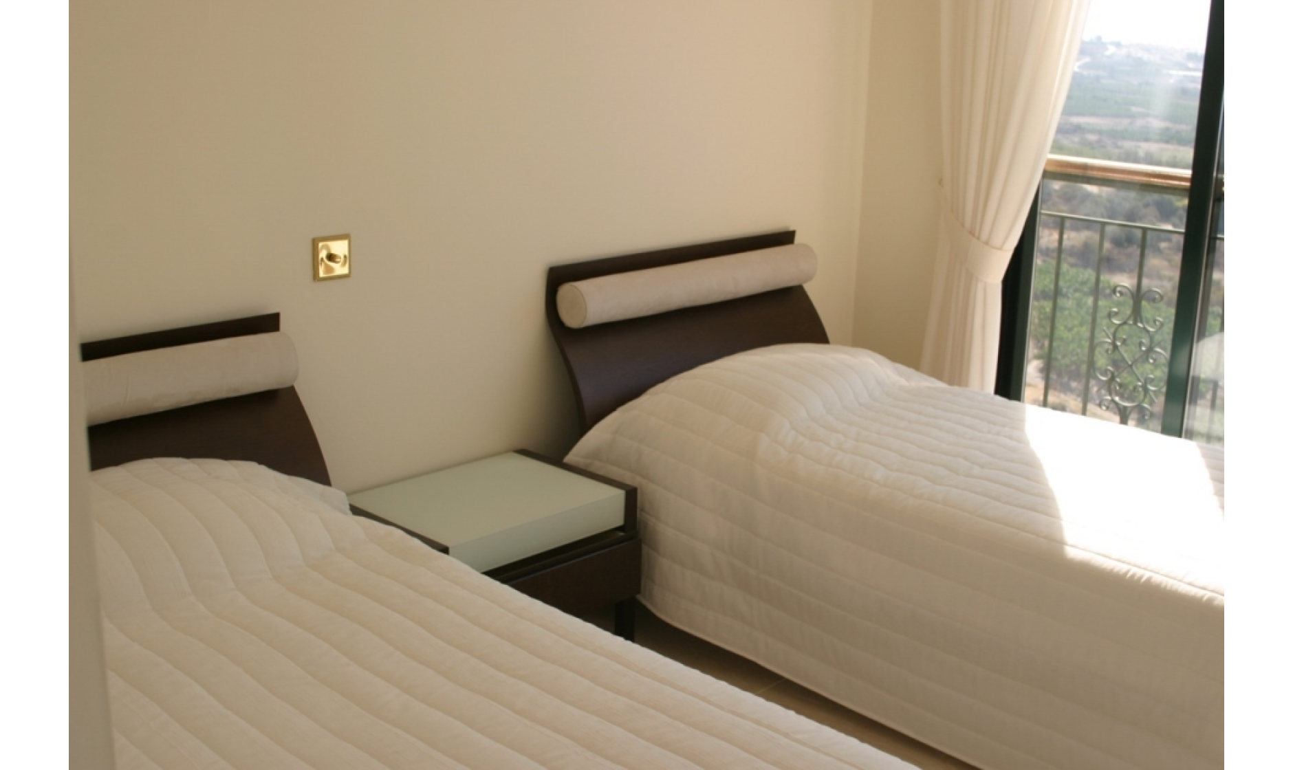 section hero slider slide background