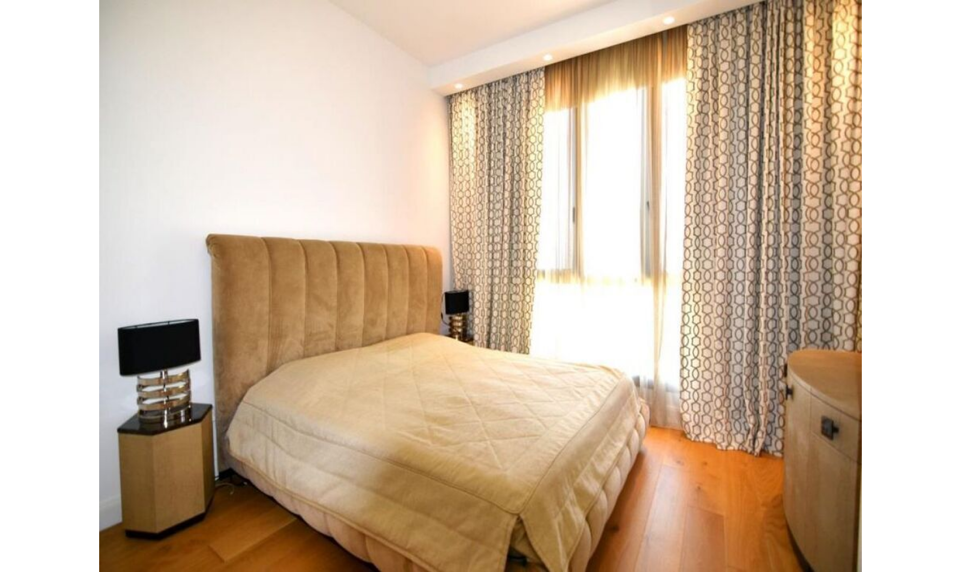 section hero slider slide background