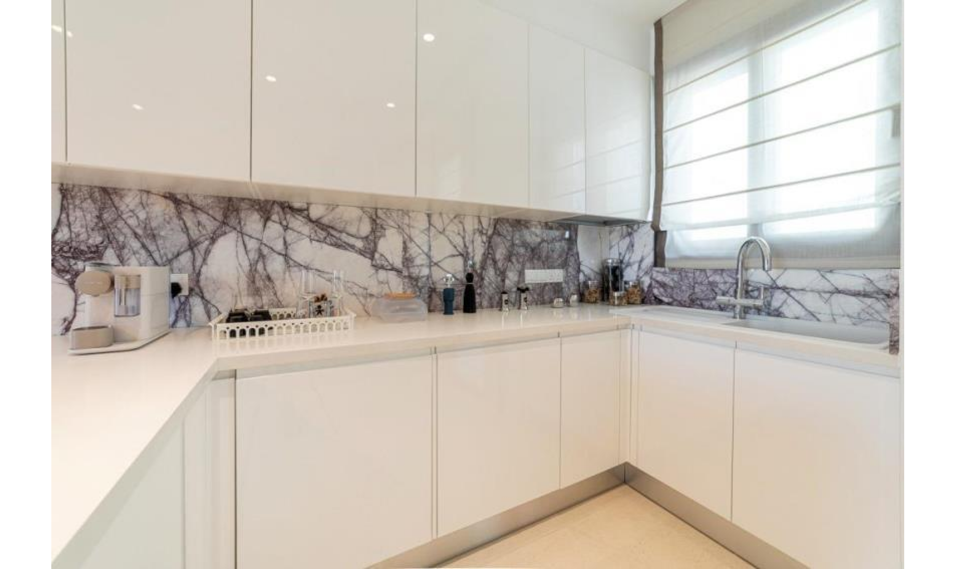 section hero slider slide background