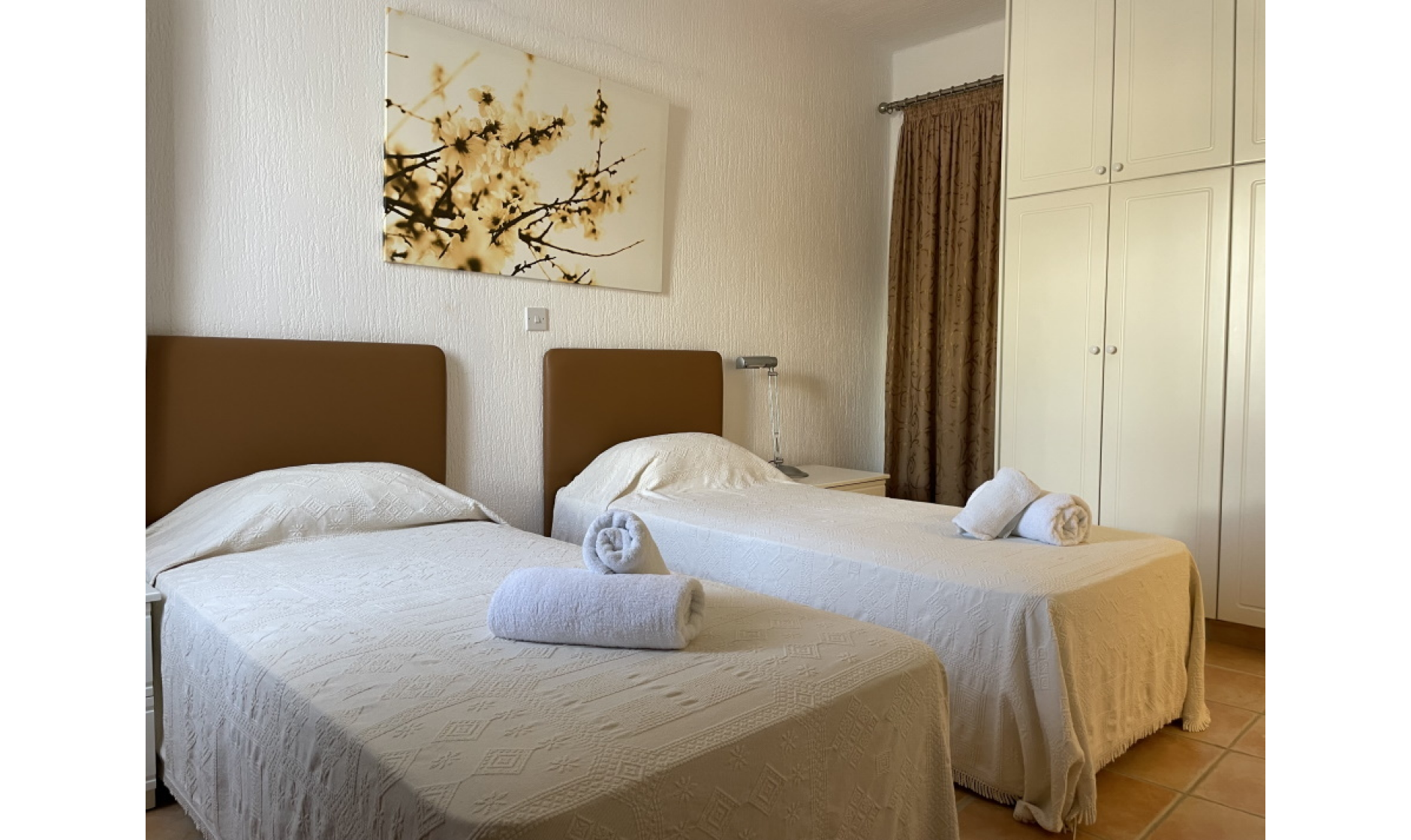 section hero slider slide background