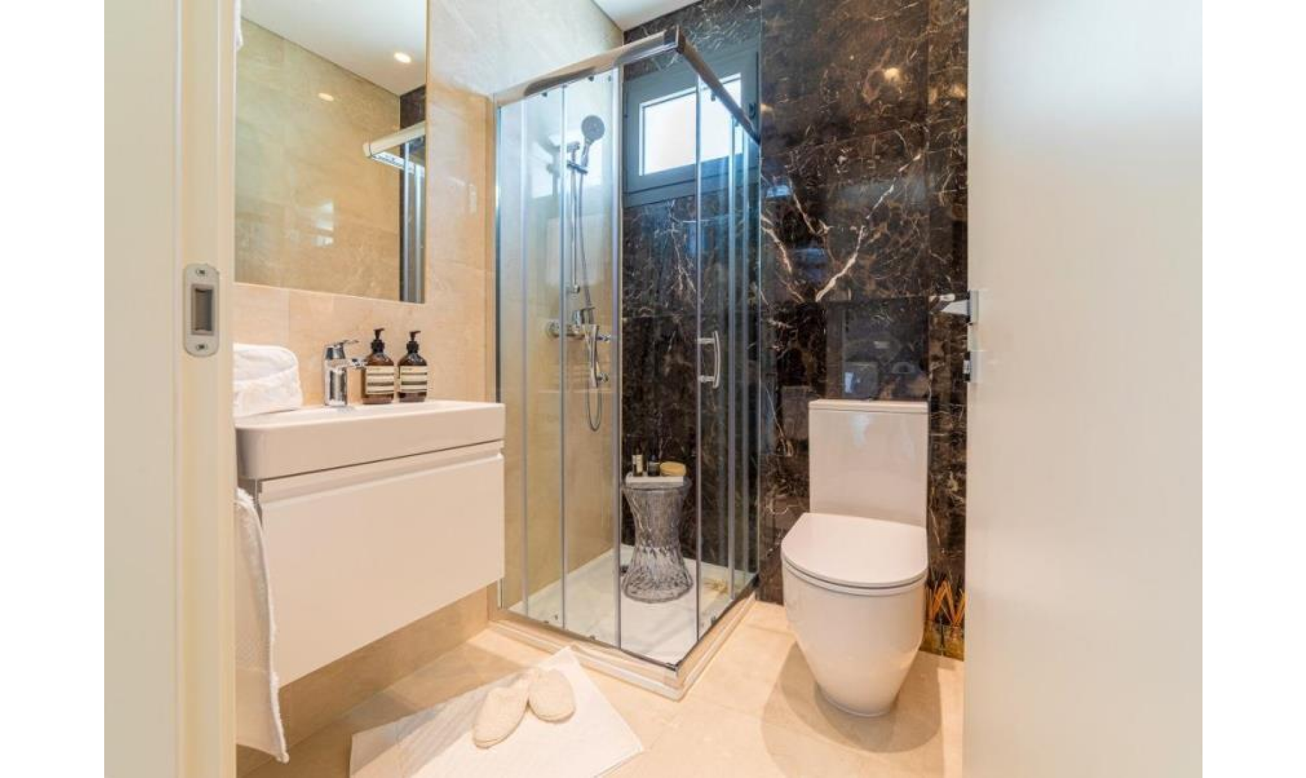 section hero slider slide background