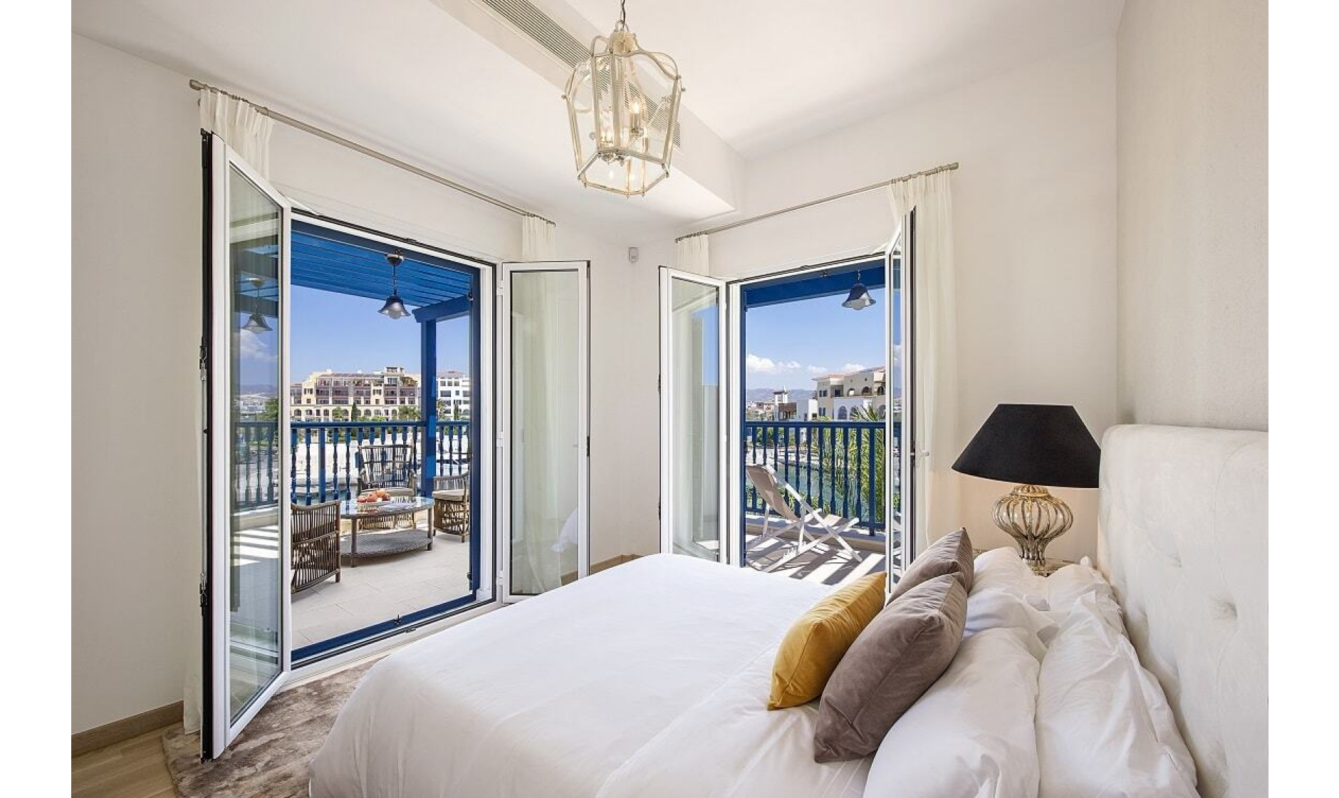 section hero slider slide background