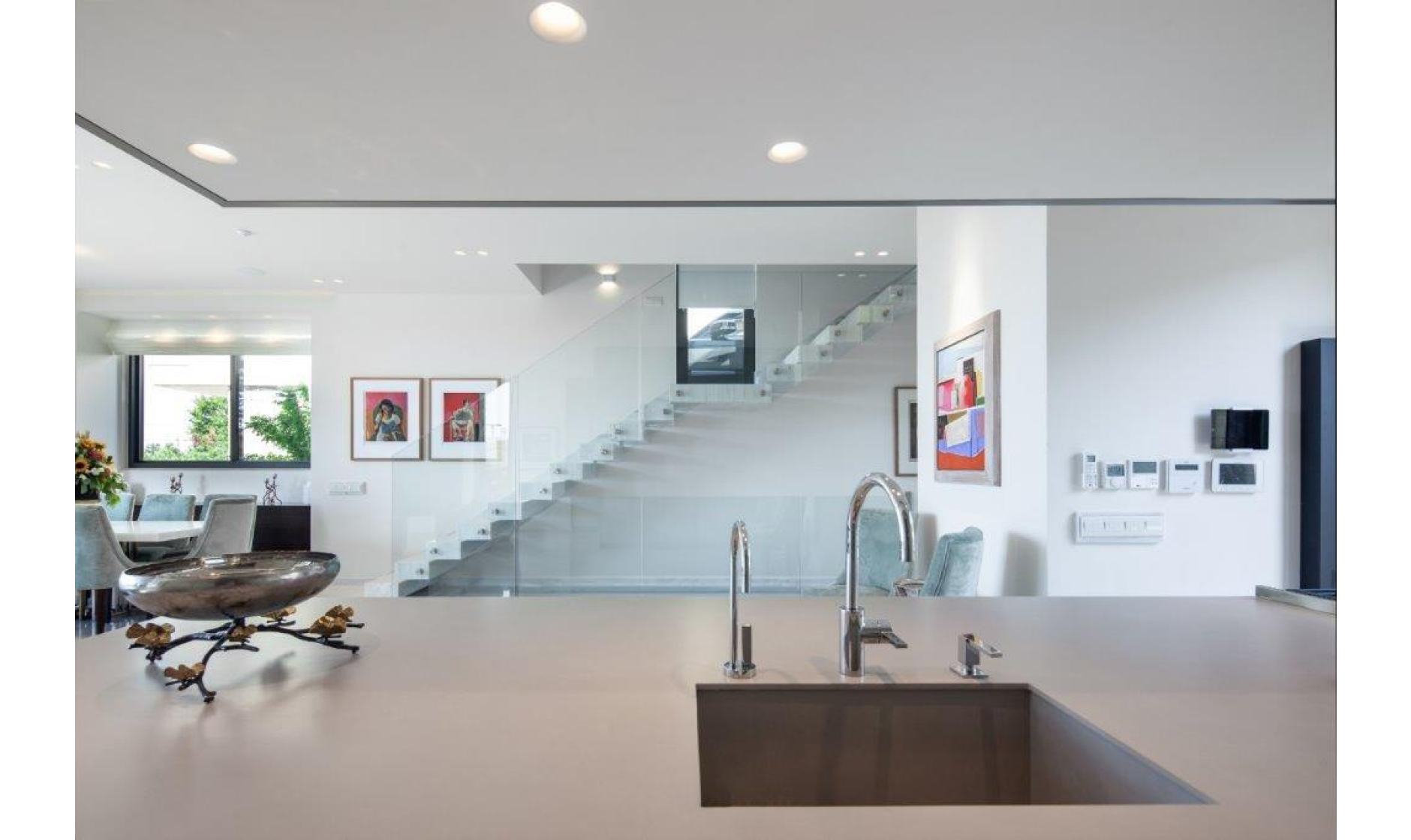 section hero slider slide background