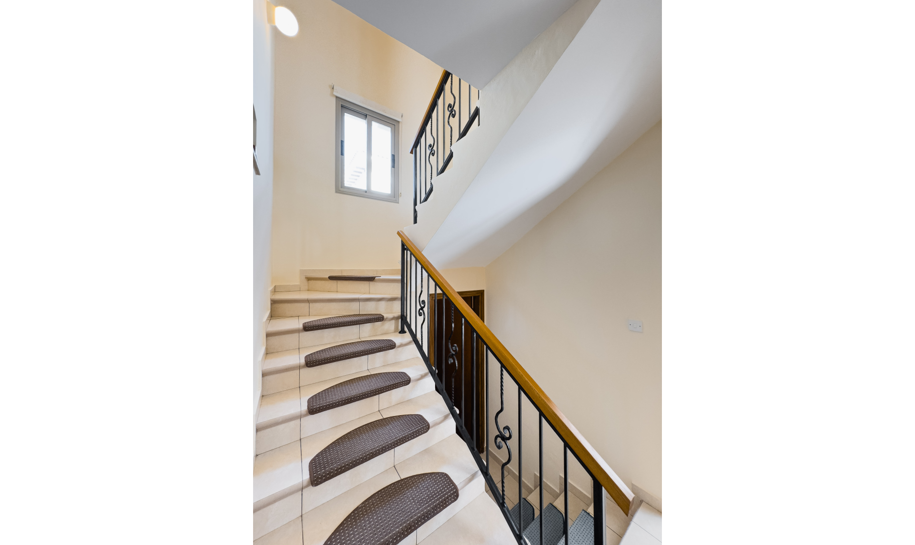 section hero slider slide background