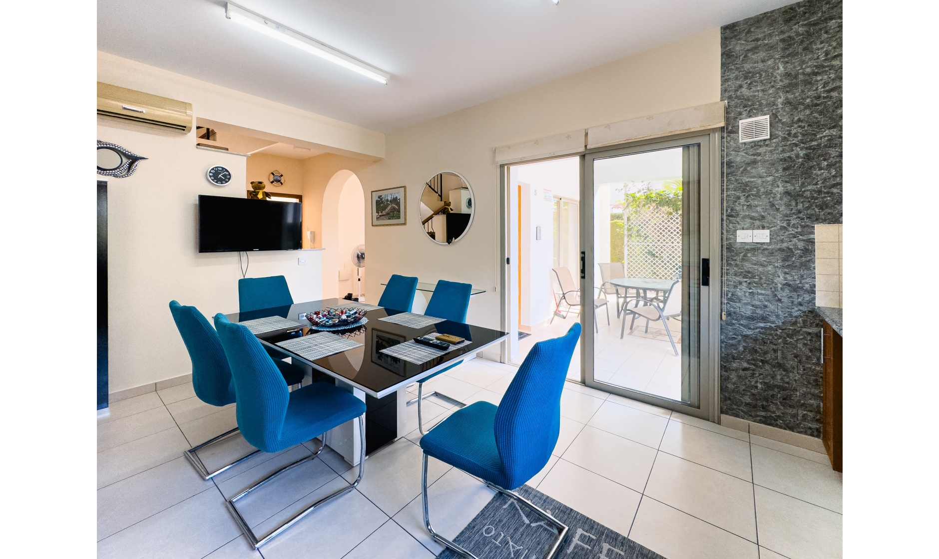 section hero slider slide background