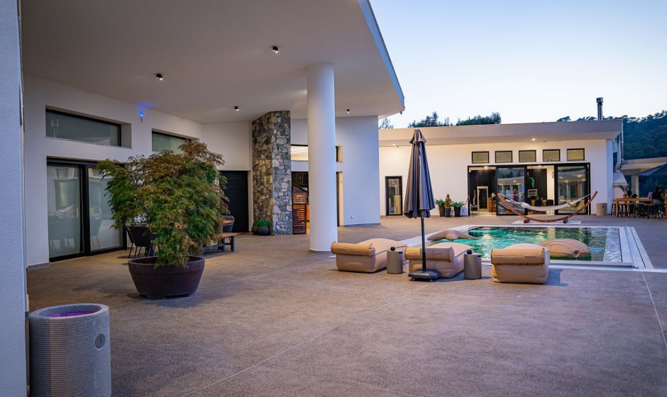 section hero slider slide background