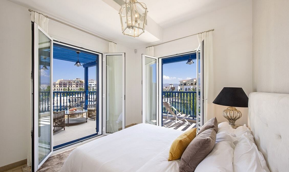 section hero slider slide background